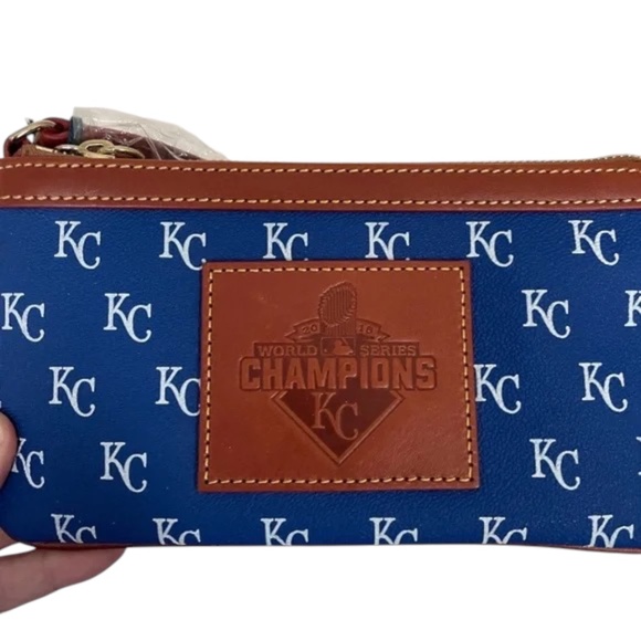Dooney & Bourke Handbags - ⚾💙 Dooney & Bourke KC Royals World Series Wristlet 💙⚾